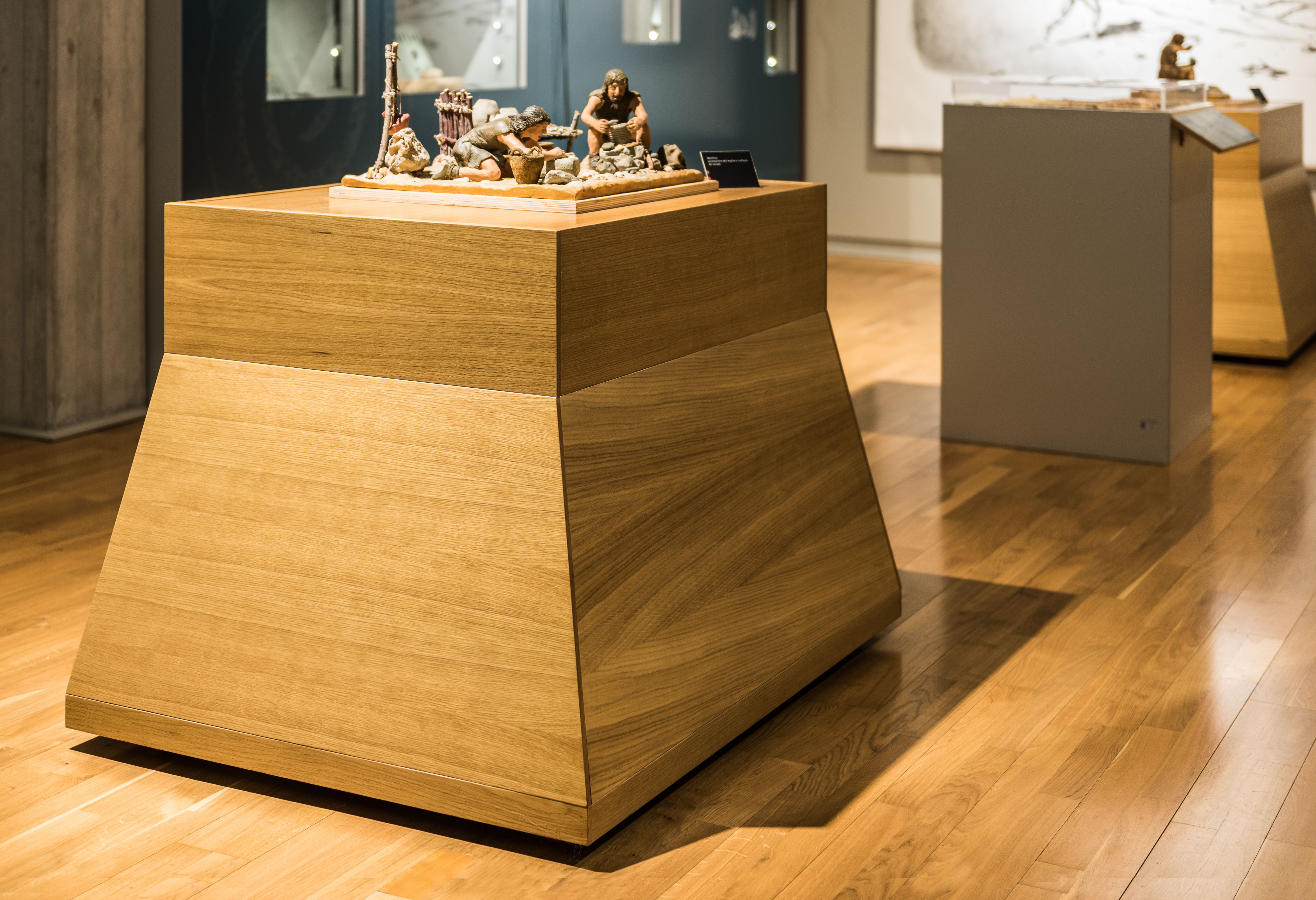 arredi in legno per museo Lecce schiavone interiors