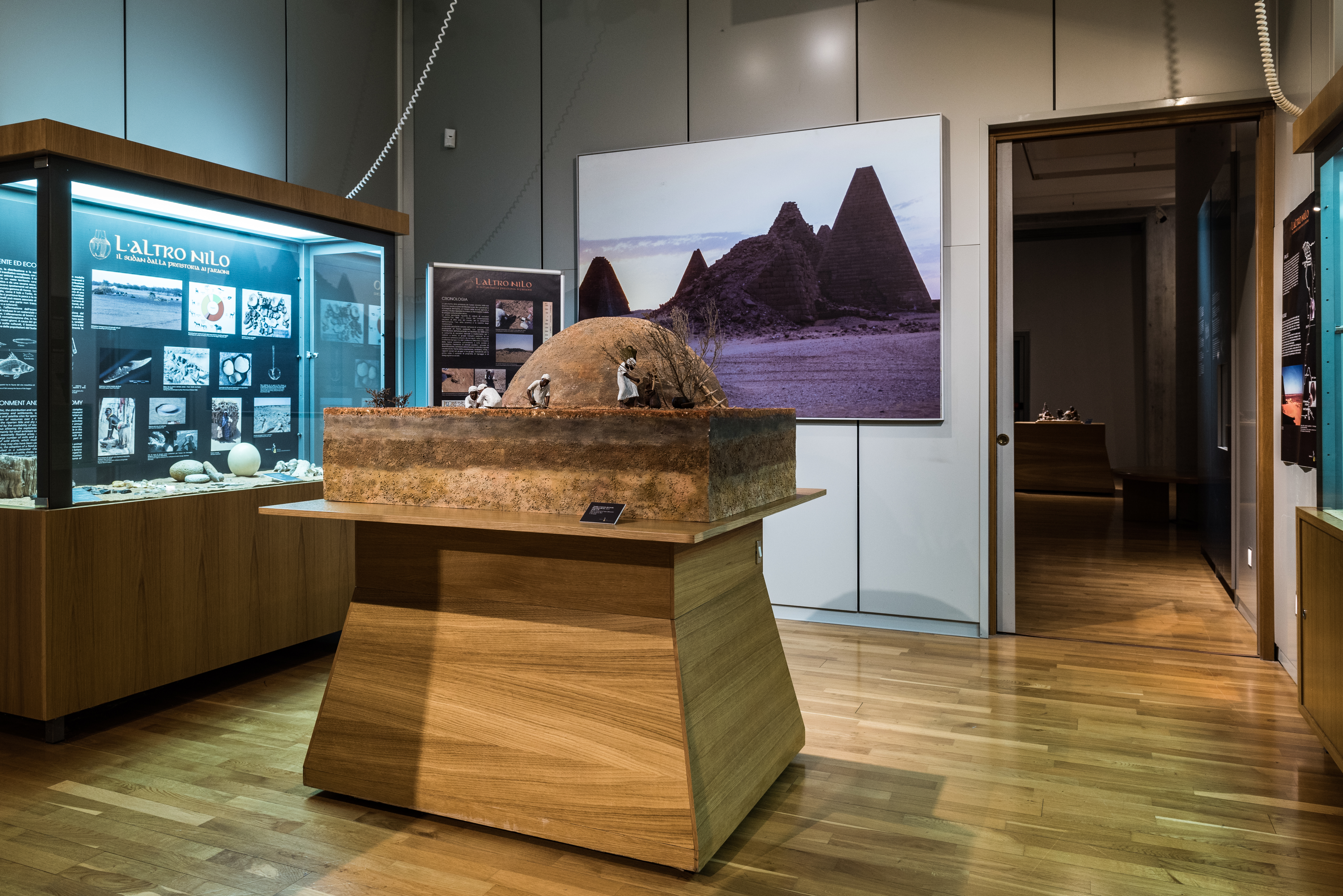teche per museo schiavone arredi su misura