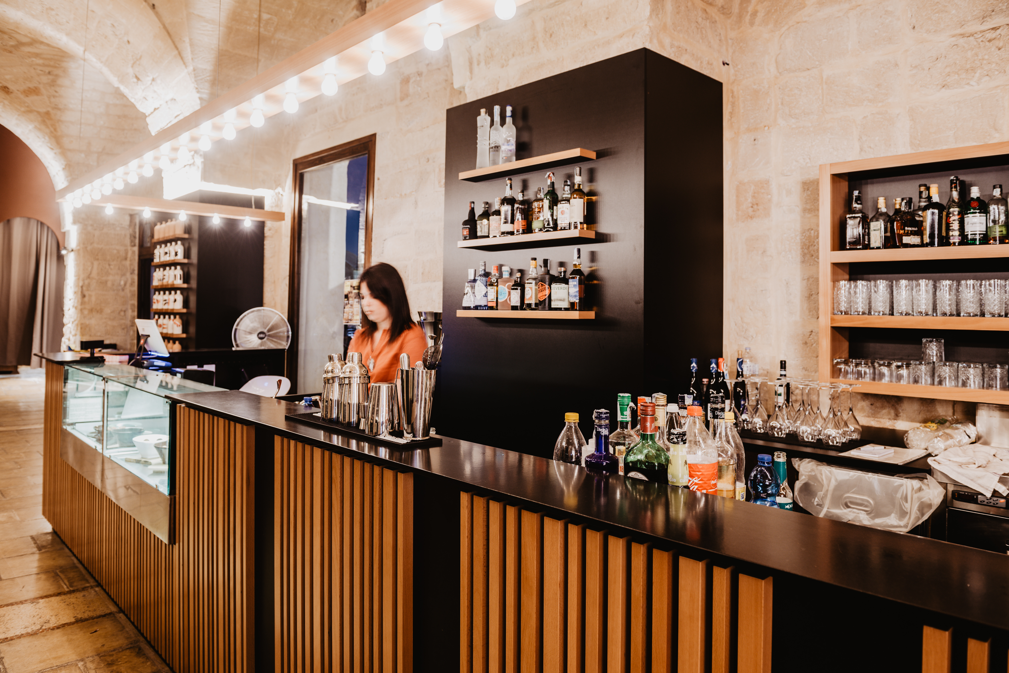 arredi in legno su misura per bar e ristoranti falegnameria schiavone lecce
